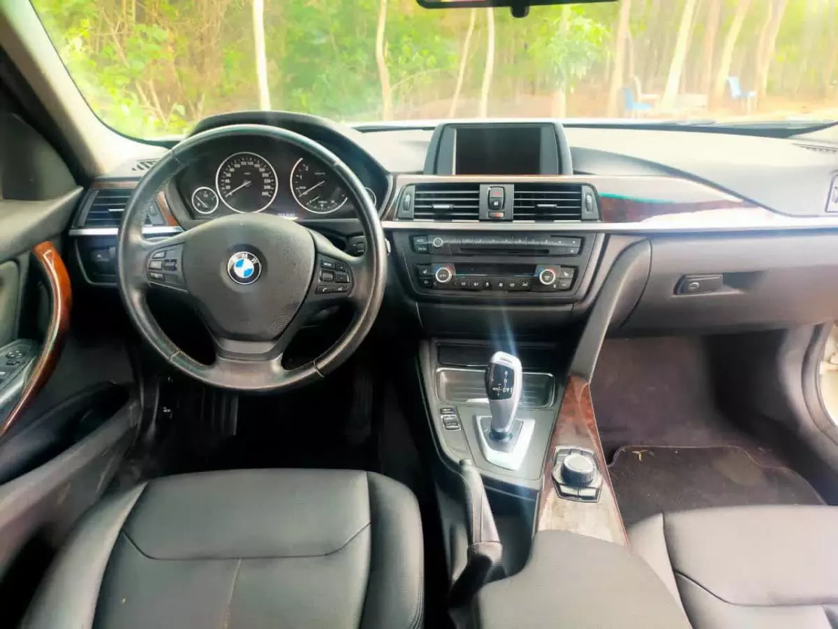 BMW 328i - 2013