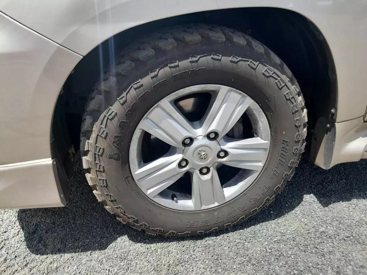 Toyota Land Cruiser - 2013