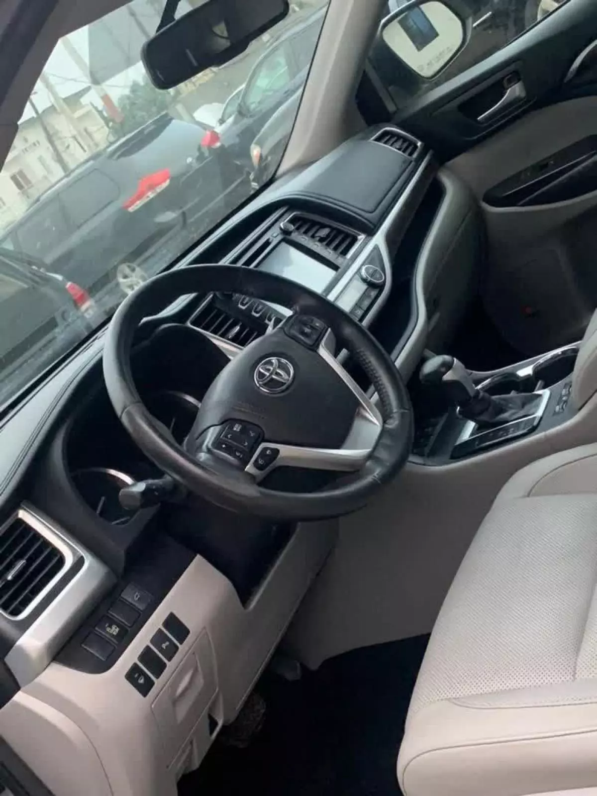 Toyota Highlander   - 2018