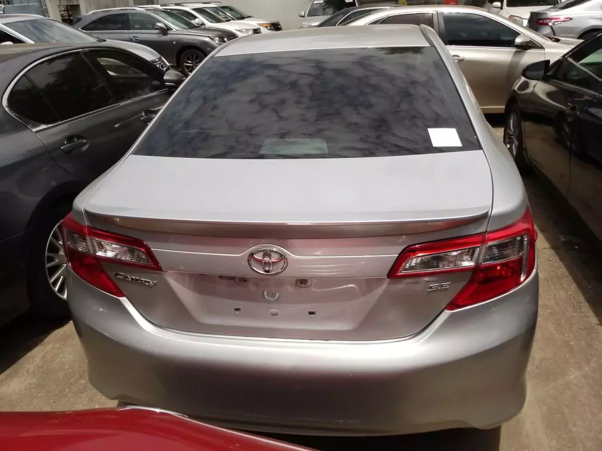 Toyota Camry   - 2014