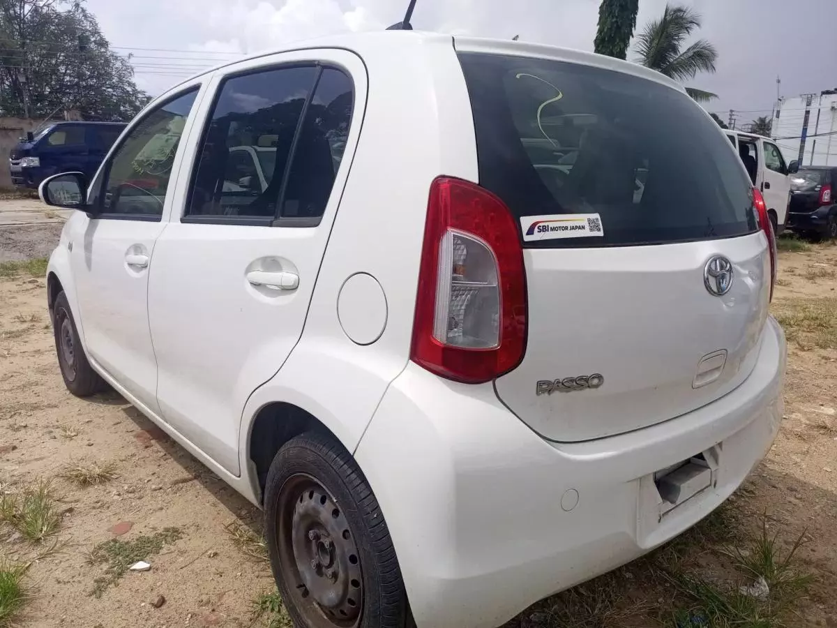 Toyota Passo - 2015