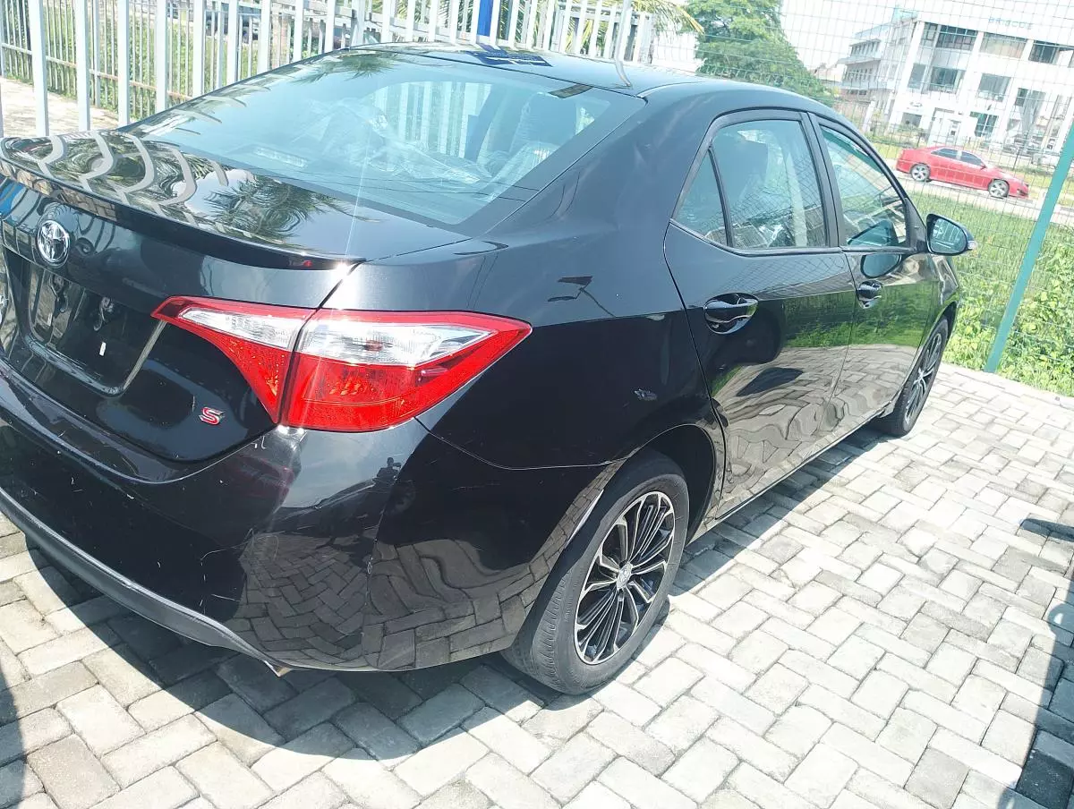 Toyota Corolla   - 2014