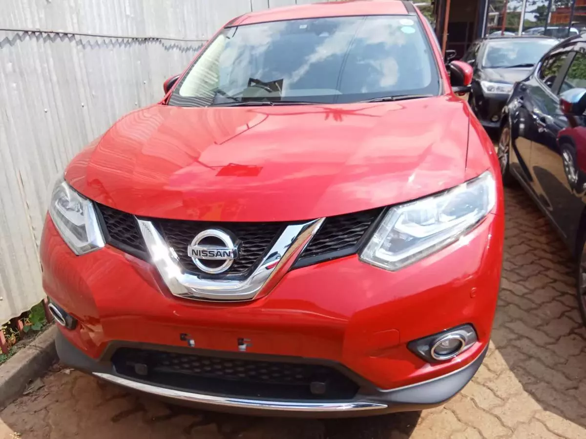 Nissan X-TRAIL   - 2016