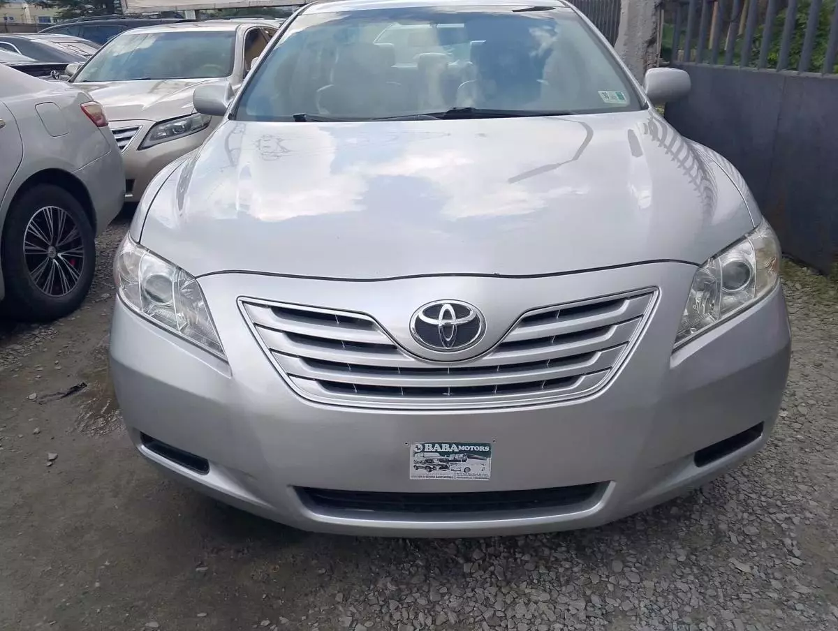 Toyota Camry   - 2007