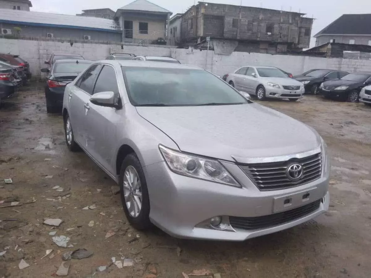 Toyota Camry   - 2014