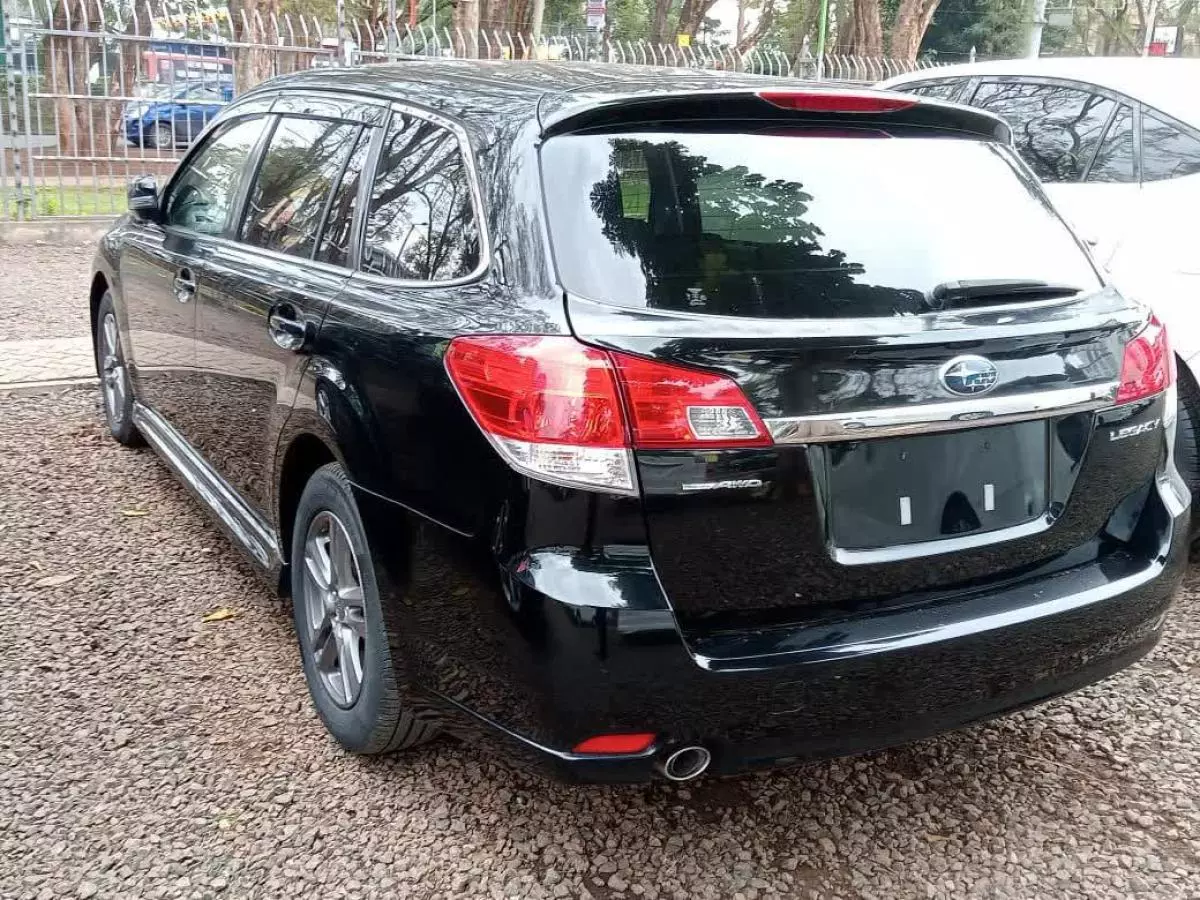 Subaru Legacy - 2014