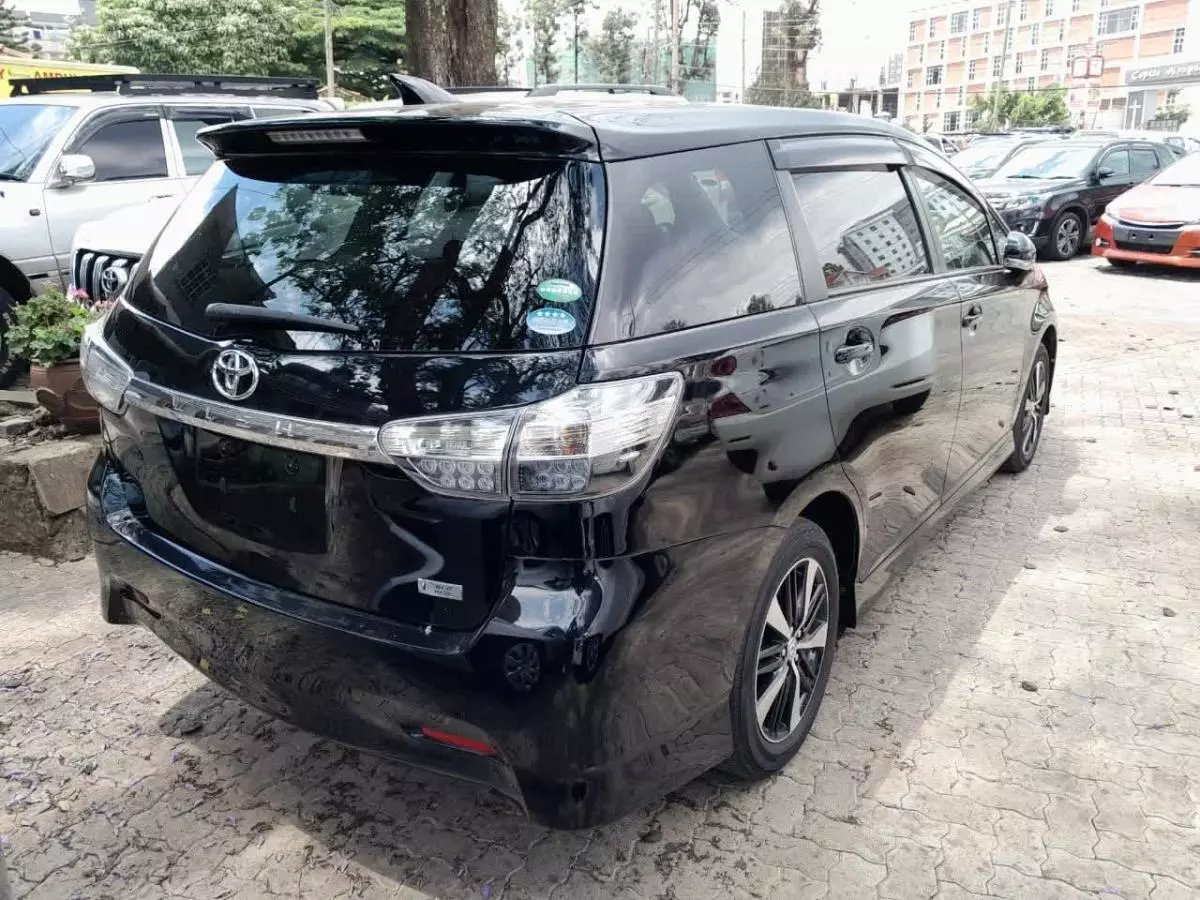 Toyota Wish   - 2016