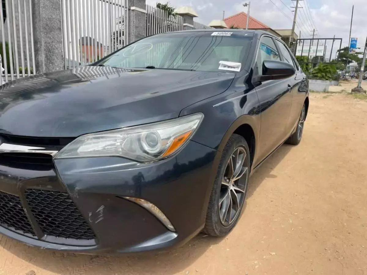 Toyota Camry   - 2015