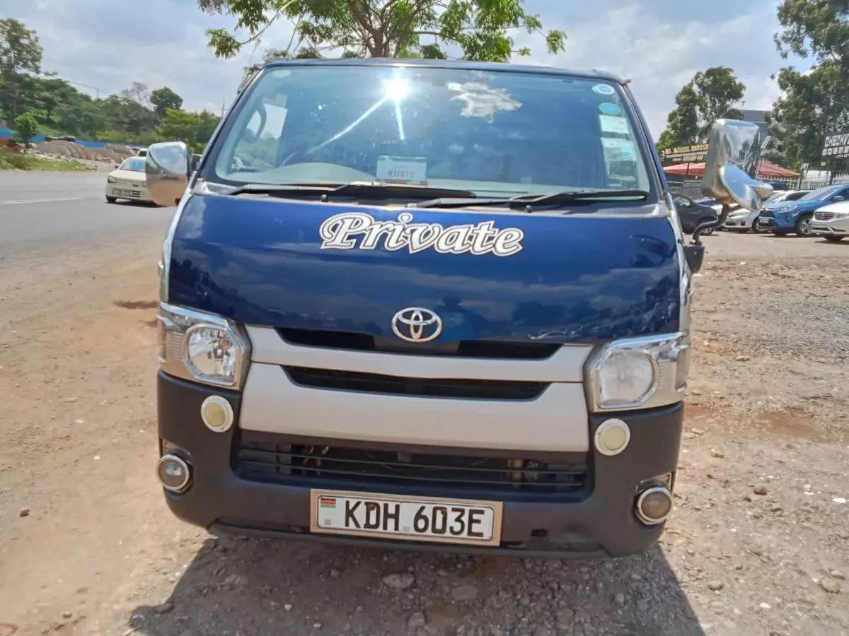 Toyota Hiace   - 2015