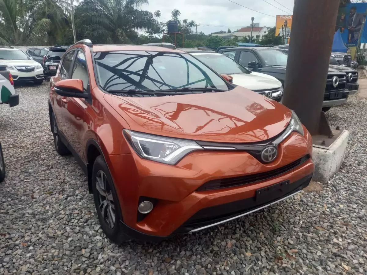 Toyota Rav4   - 2017