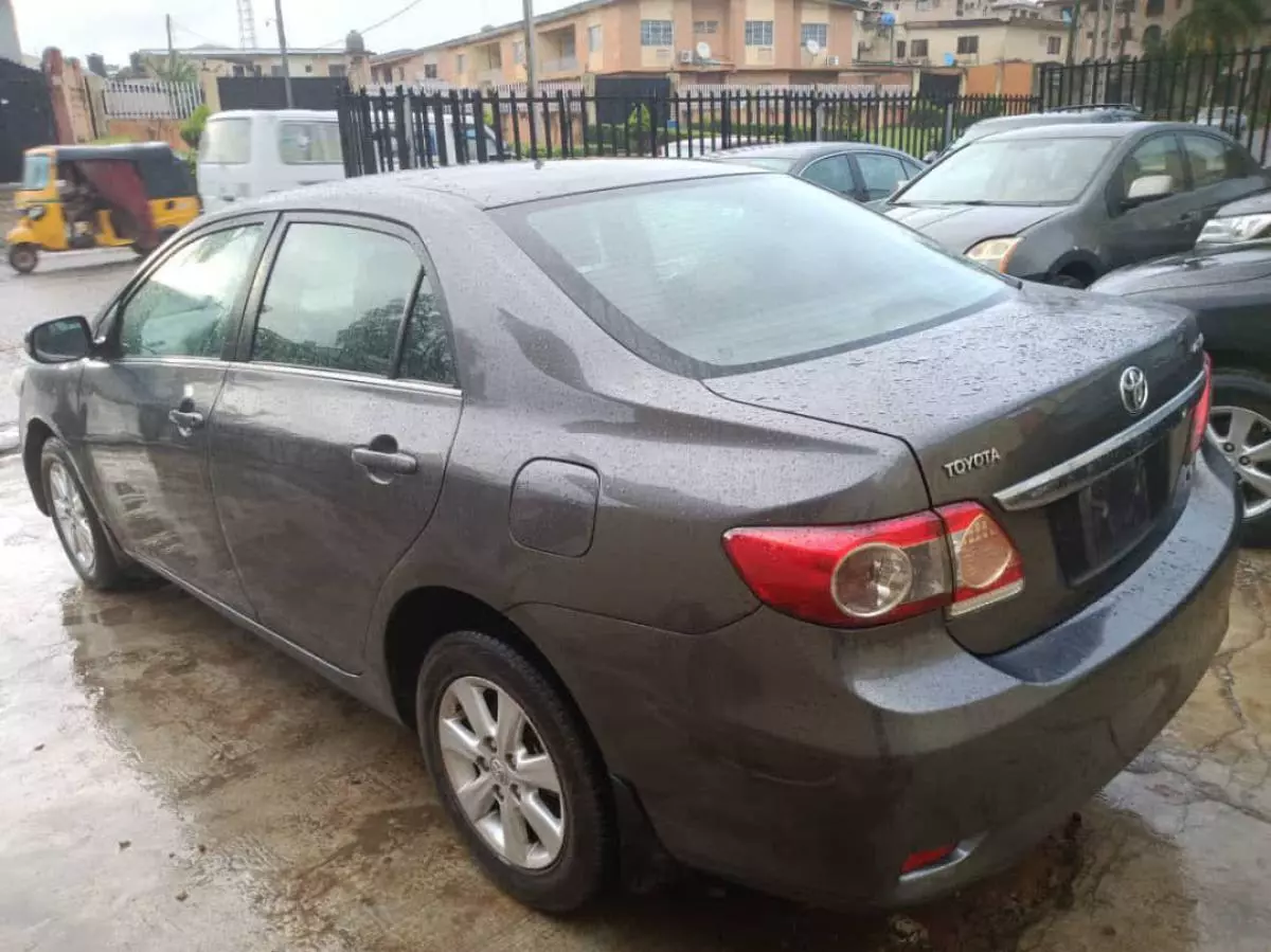 Toyota Corolla   - 2011