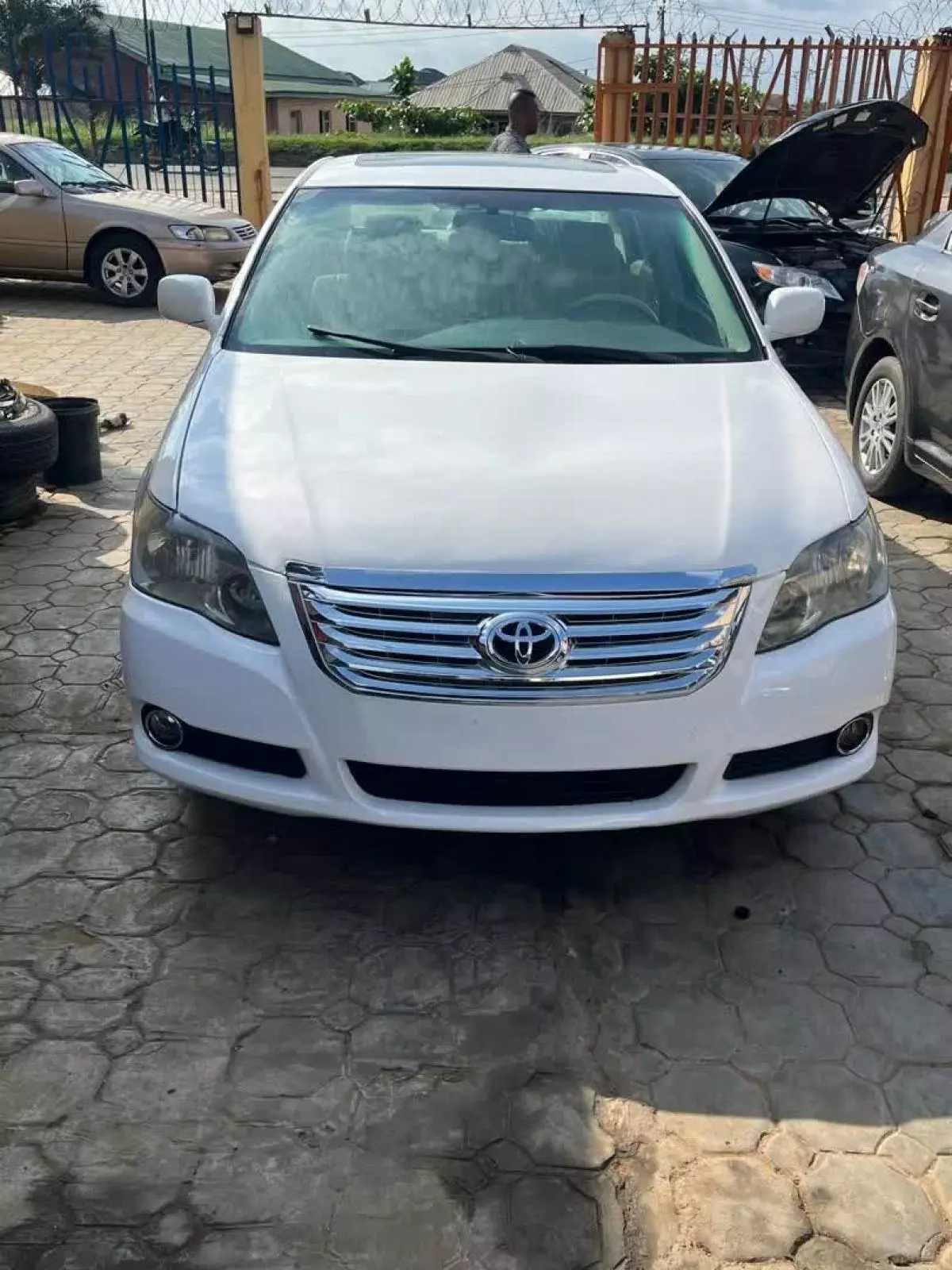 Toyota Avalon   - 2006