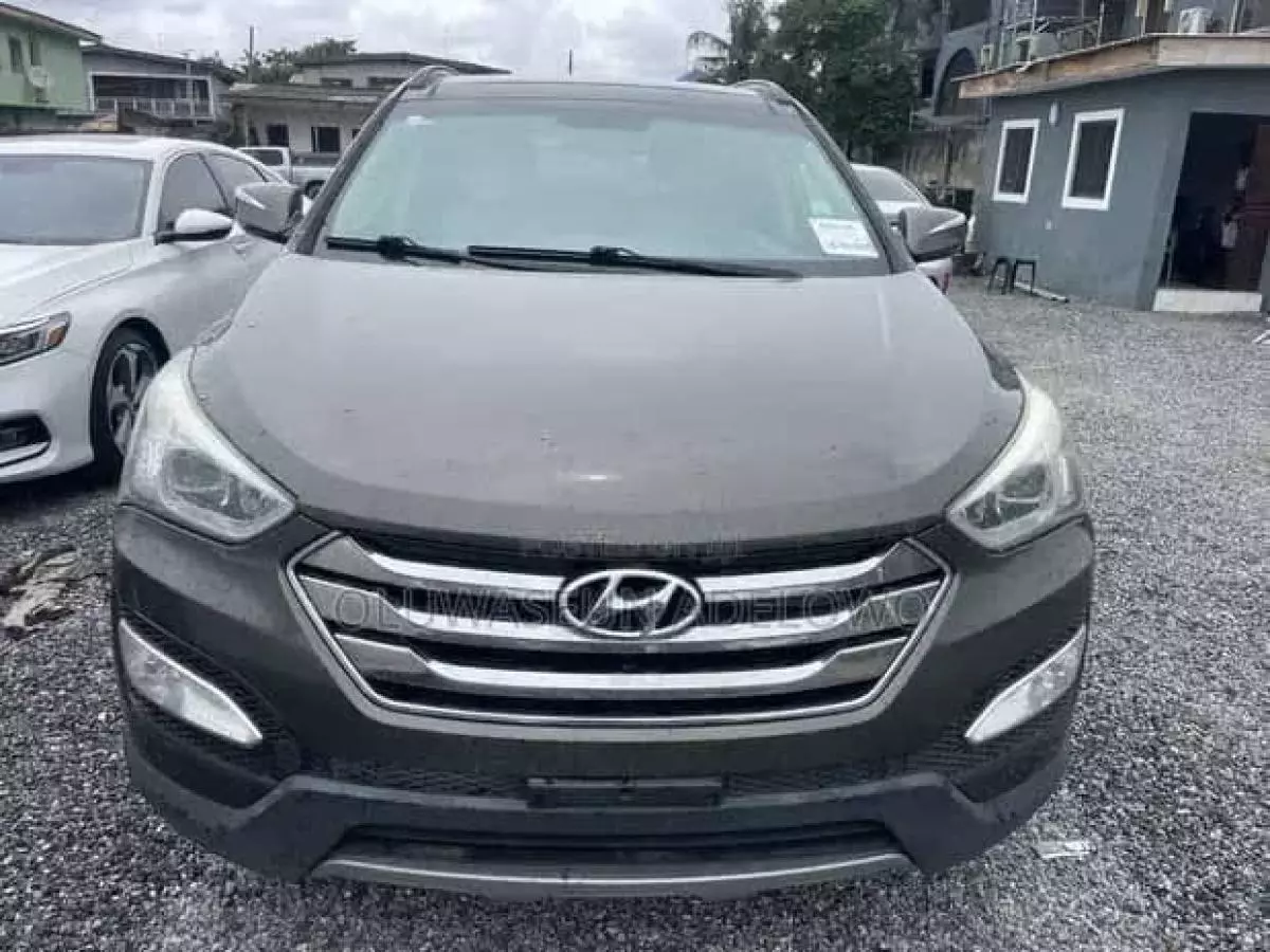 Hyundai Santa Fe   - 2014