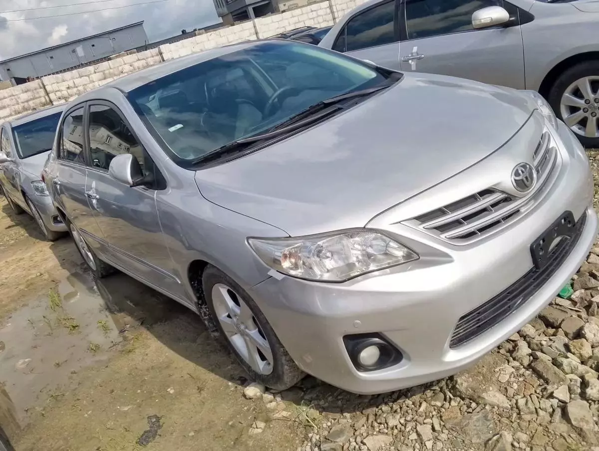 Toyota Corolla   - 2012