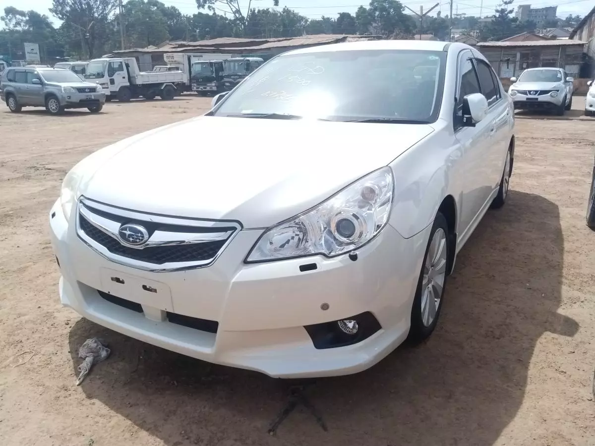 Subaru Legacy   - 2009