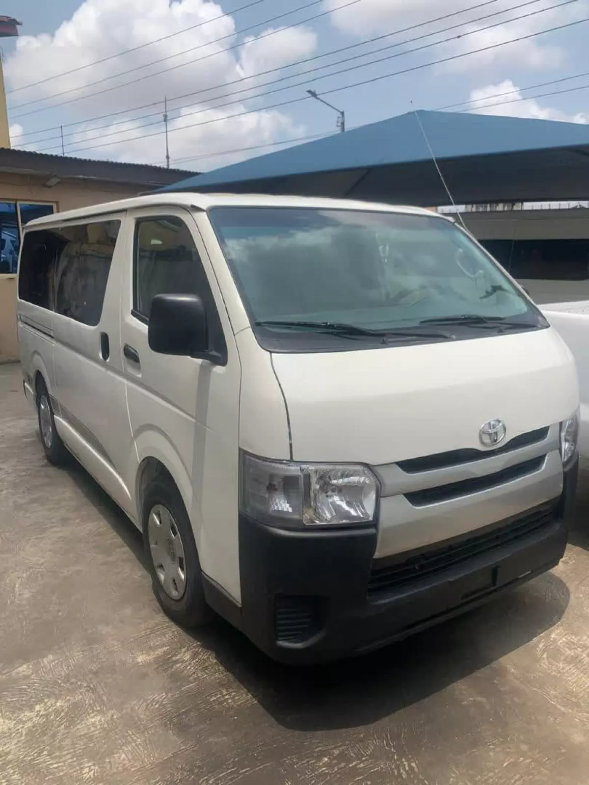 Toyota Hiace   - 2010