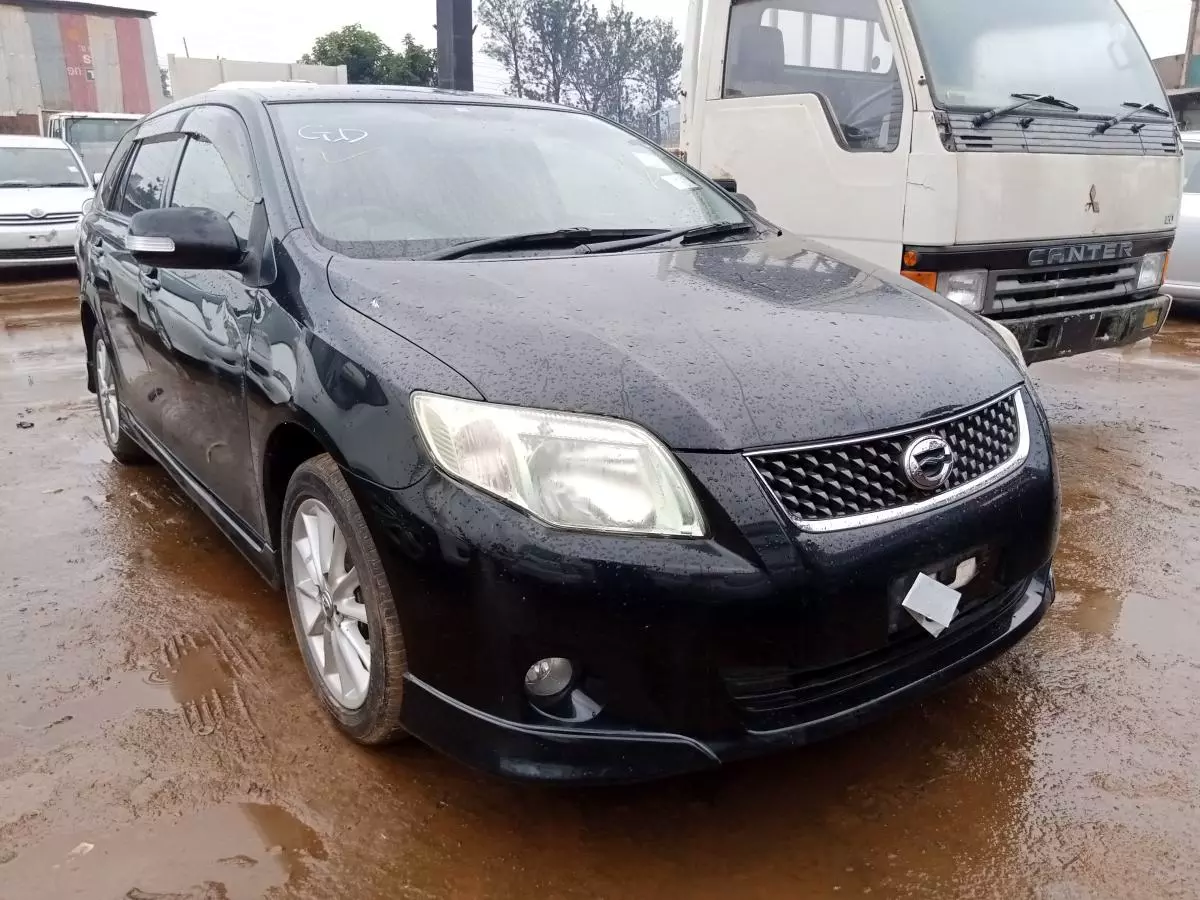 Toyota Fielder    - 2009