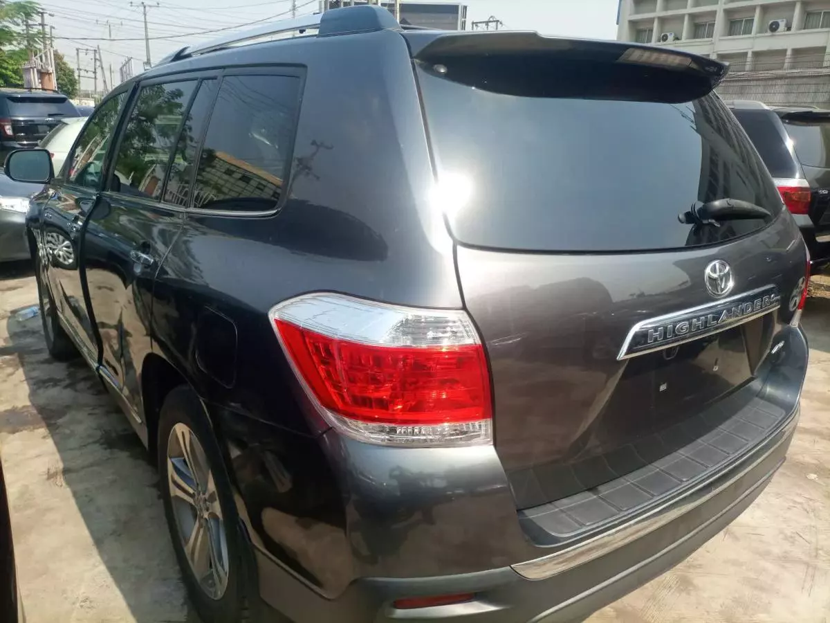 Toyota Highlander - 2013