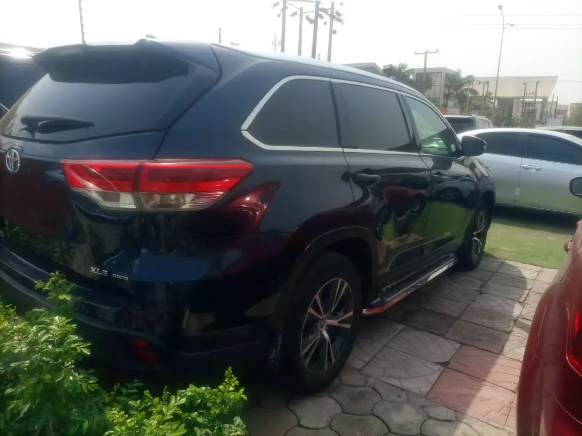 Toyota Highlander - 2016