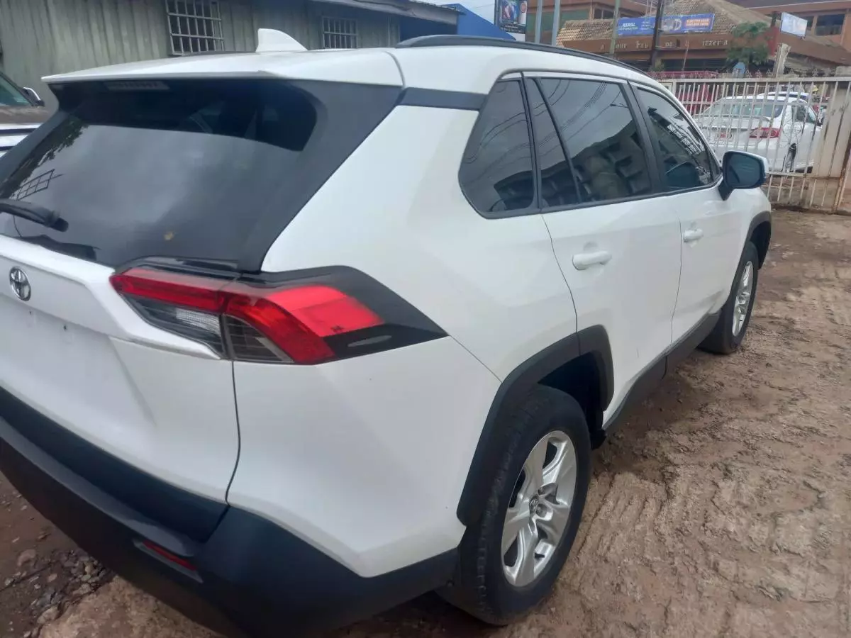 Toyota RAV 4   - 2020