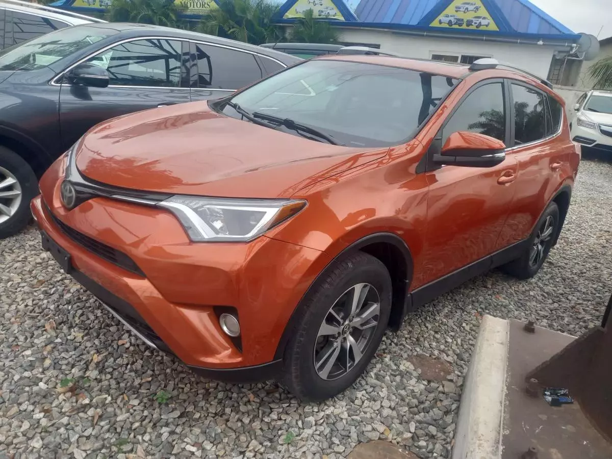 Toyota Rav4   - 2017