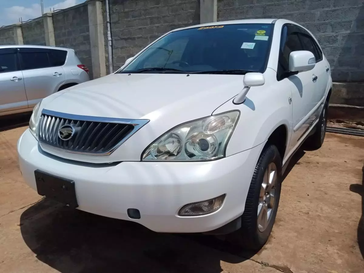 Toyota Harrier   - 2011