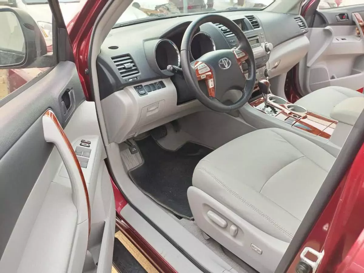 Toyota Highlander - 2010