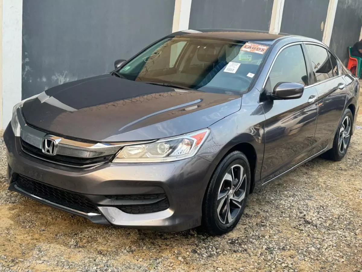 Honda Accord   - 2017