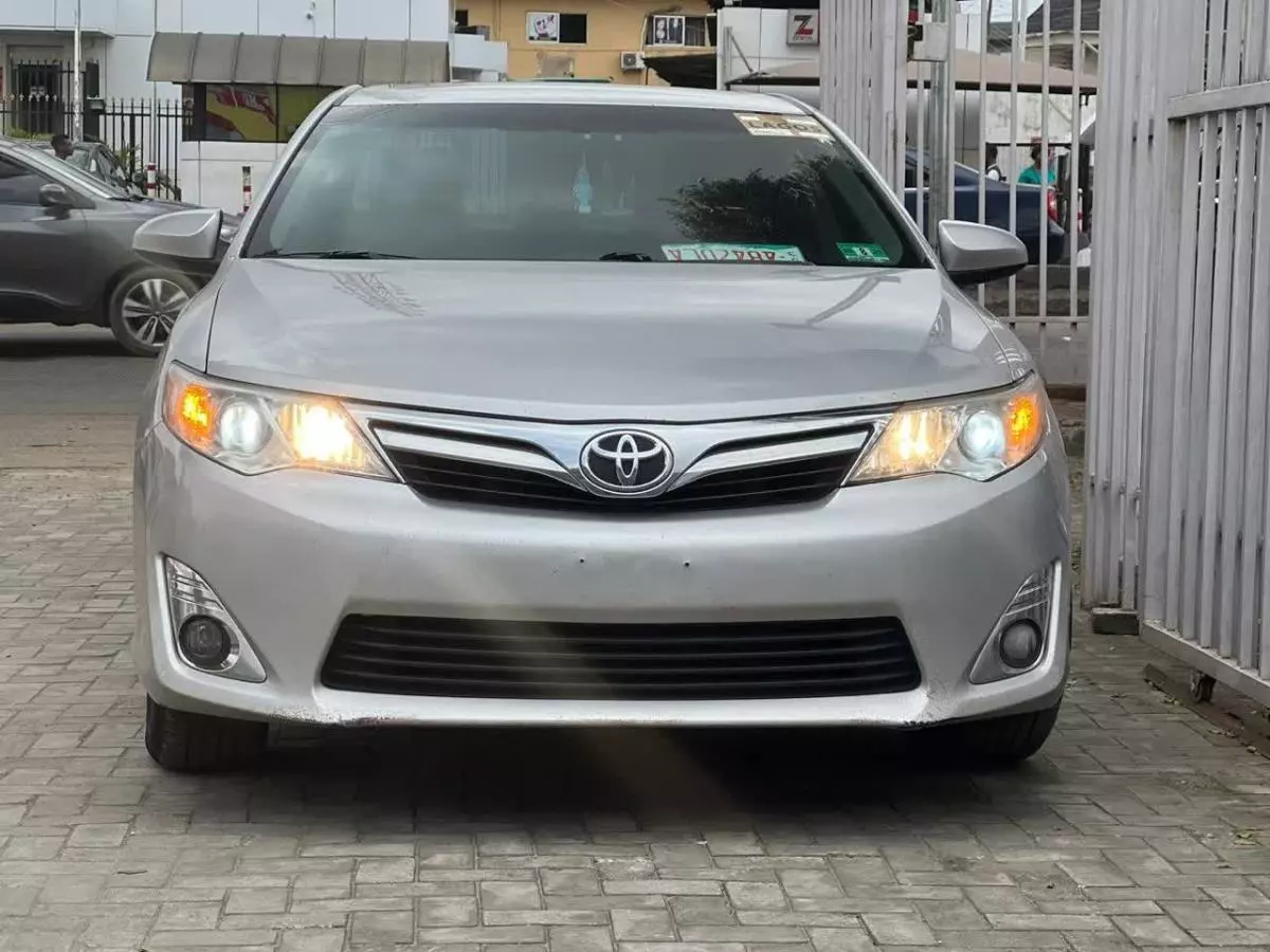 Toyota Camry   - 2014