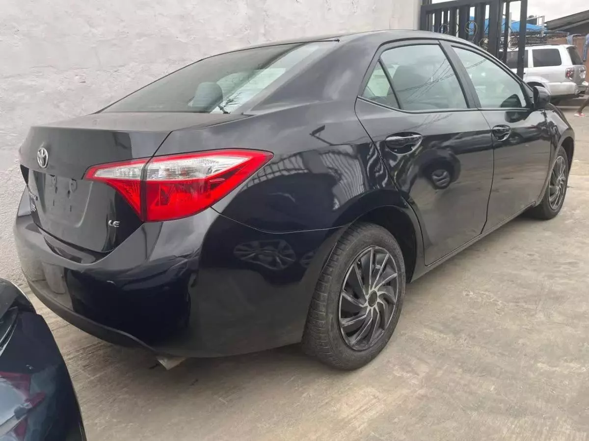 Toyota Corolla   - 2014