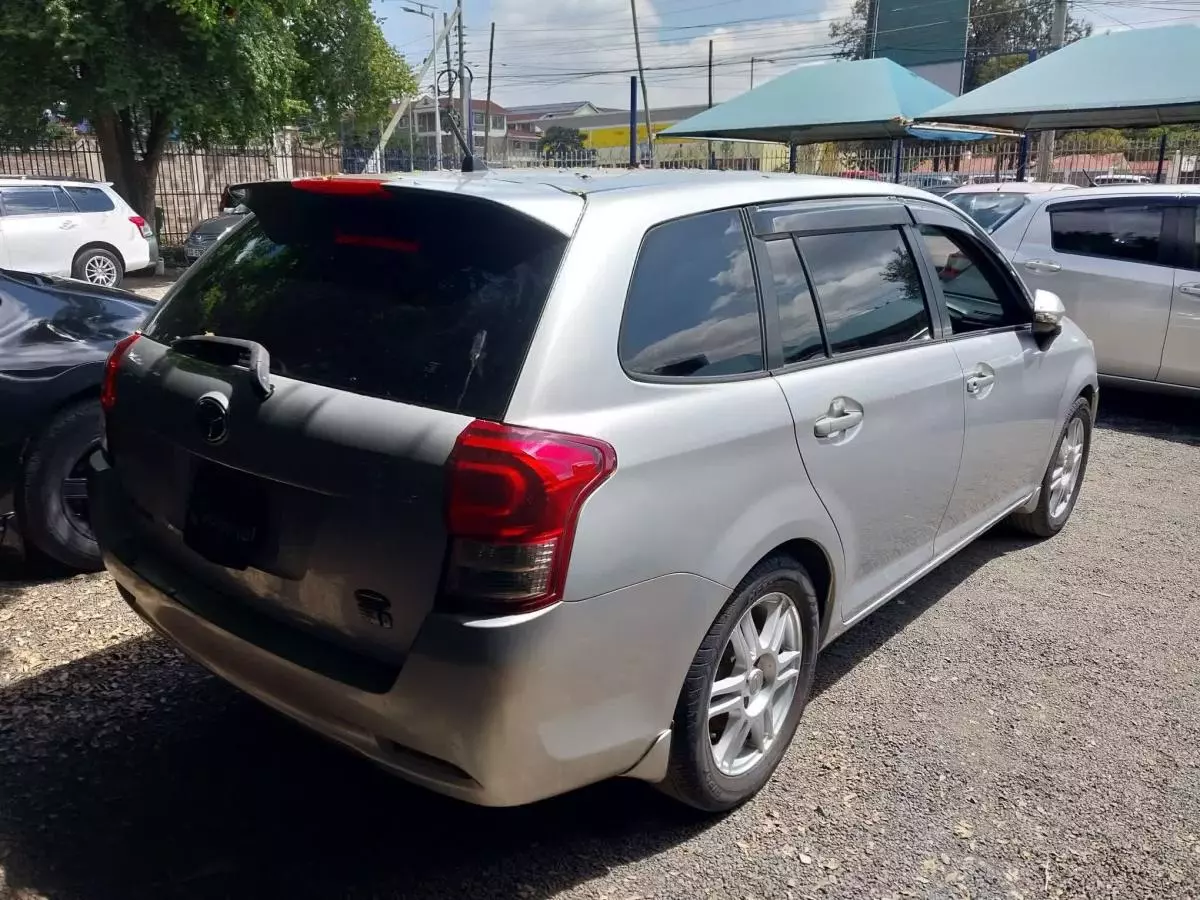 Toyota Fielder hybrid    - 2013