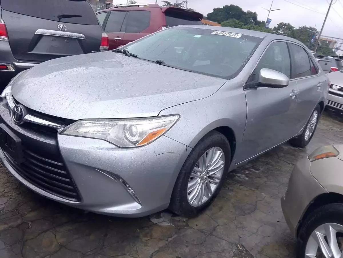 Toyota Camry   - 2015