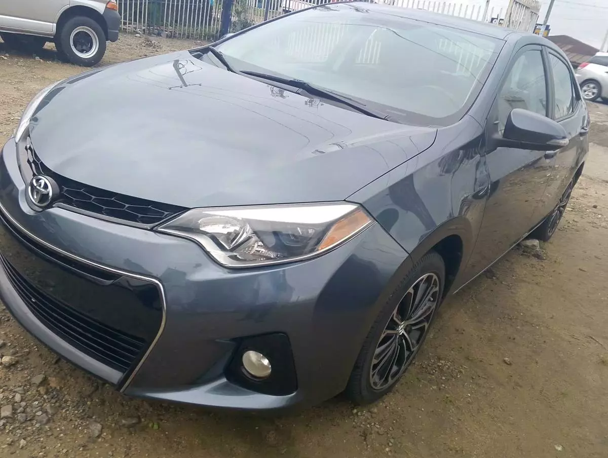 Toyota Corolla   - 2016