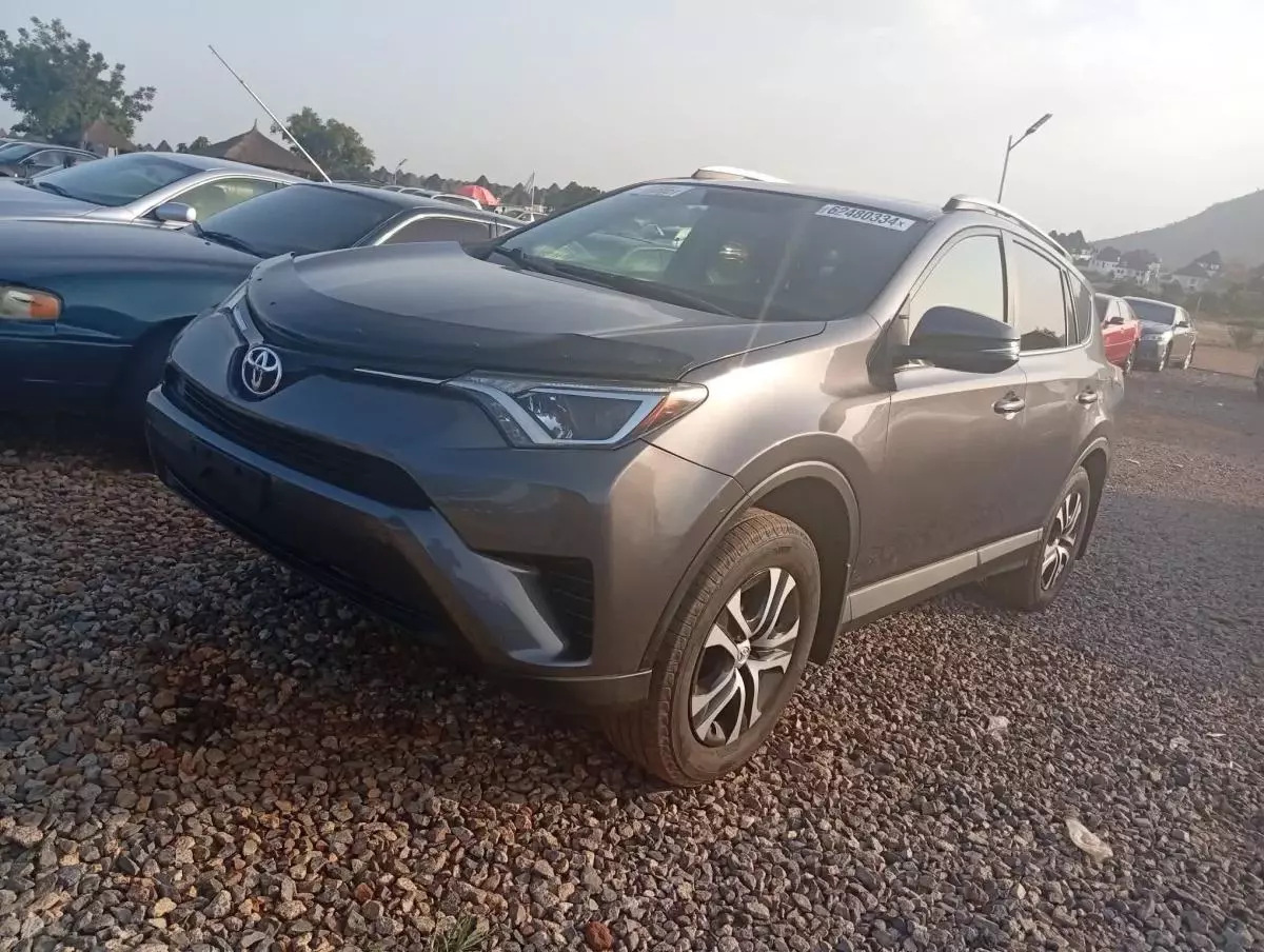 Toyota RAV 4   - 2016