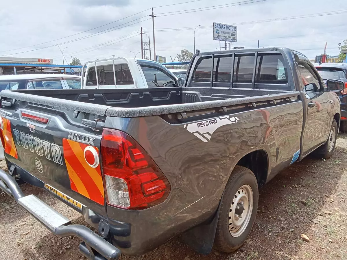 Toyota Hilux    - 2018