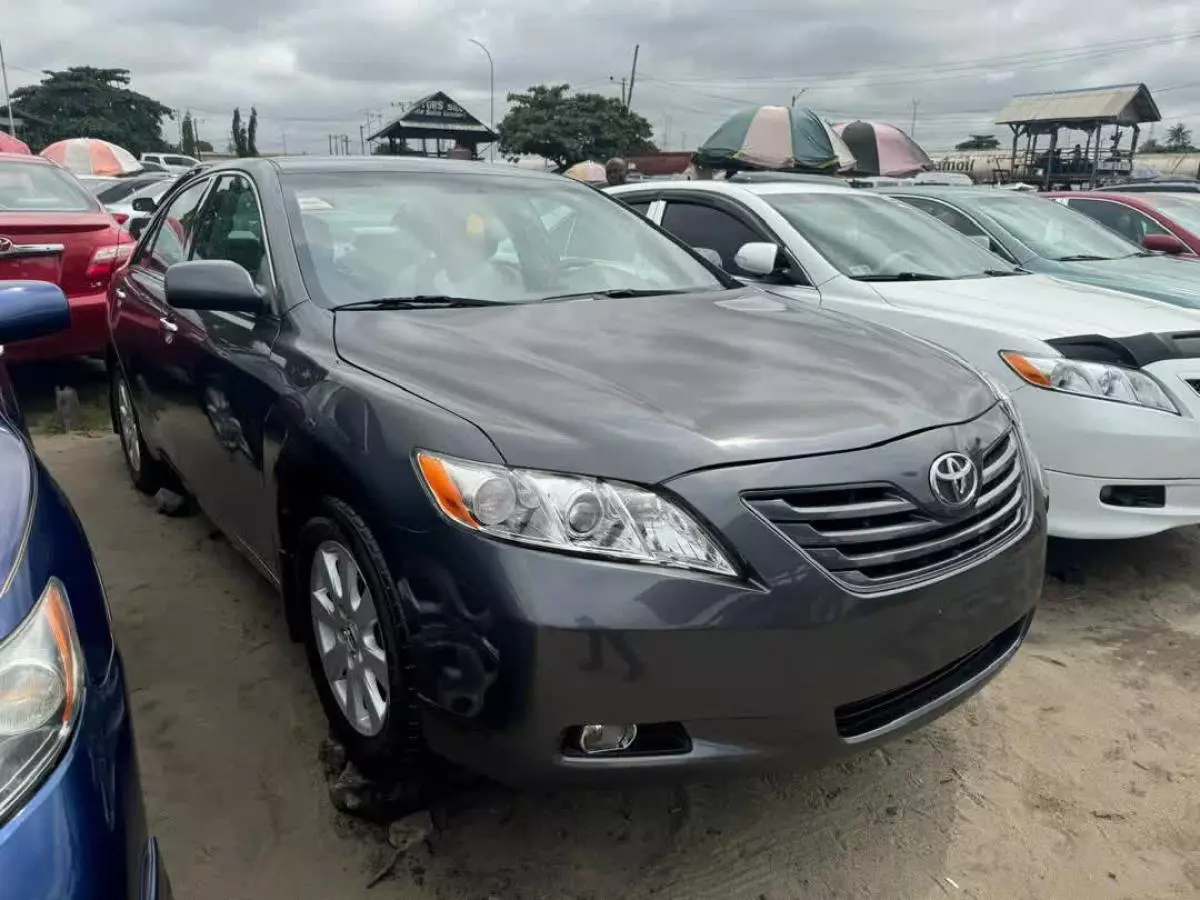 Toyota Camry   - 2007