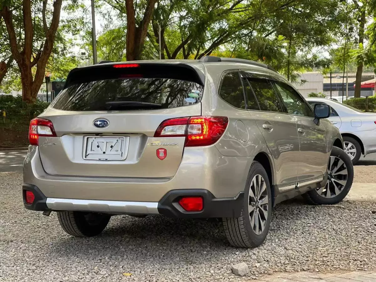 Subaru Outback - 2016
