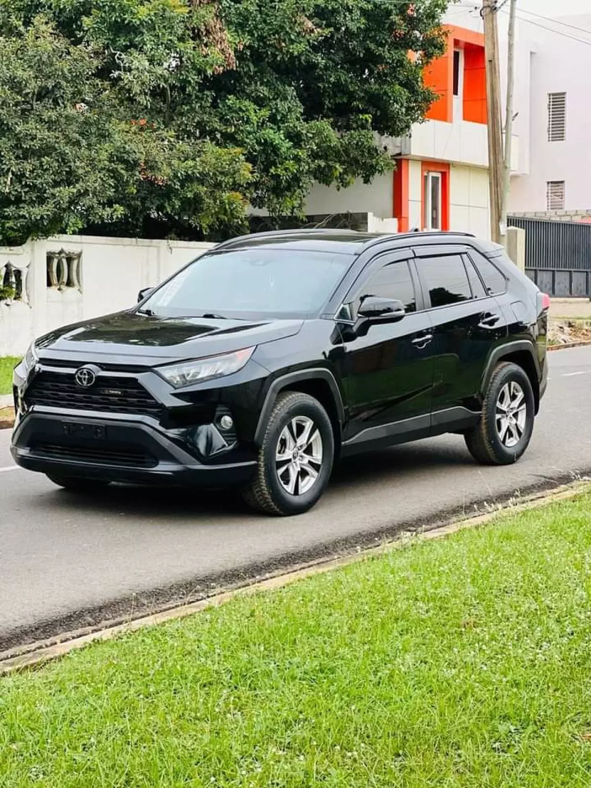 Toyota RAV 4   - 2019