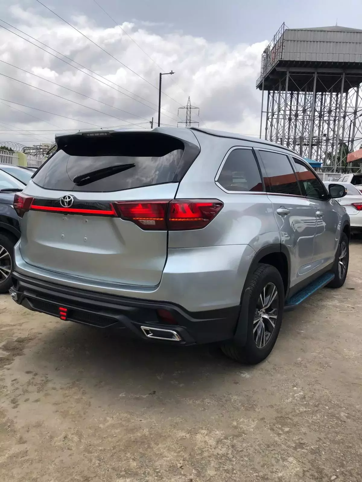 Toyota Highlander   - 2019