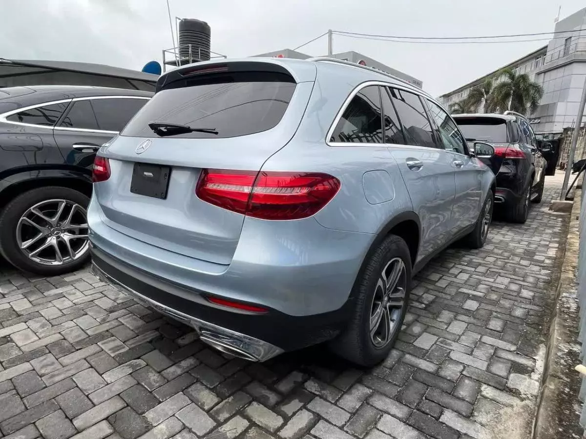 Mercedes-Benz GLC 300   - 2016