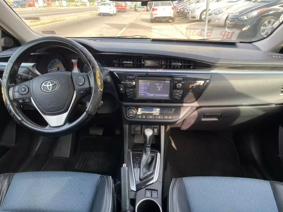 Toyota Corolla   - 2016