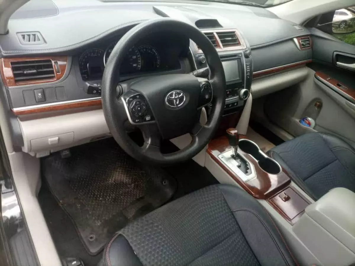 Toyota Camry - 2014