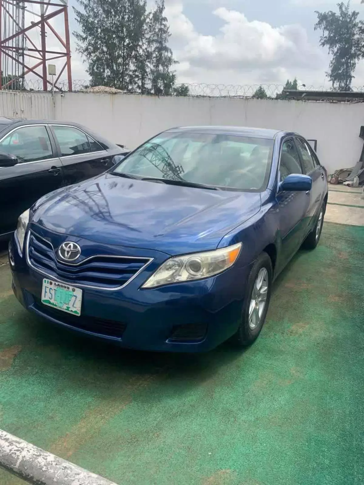 Toyota Camry   - 2011