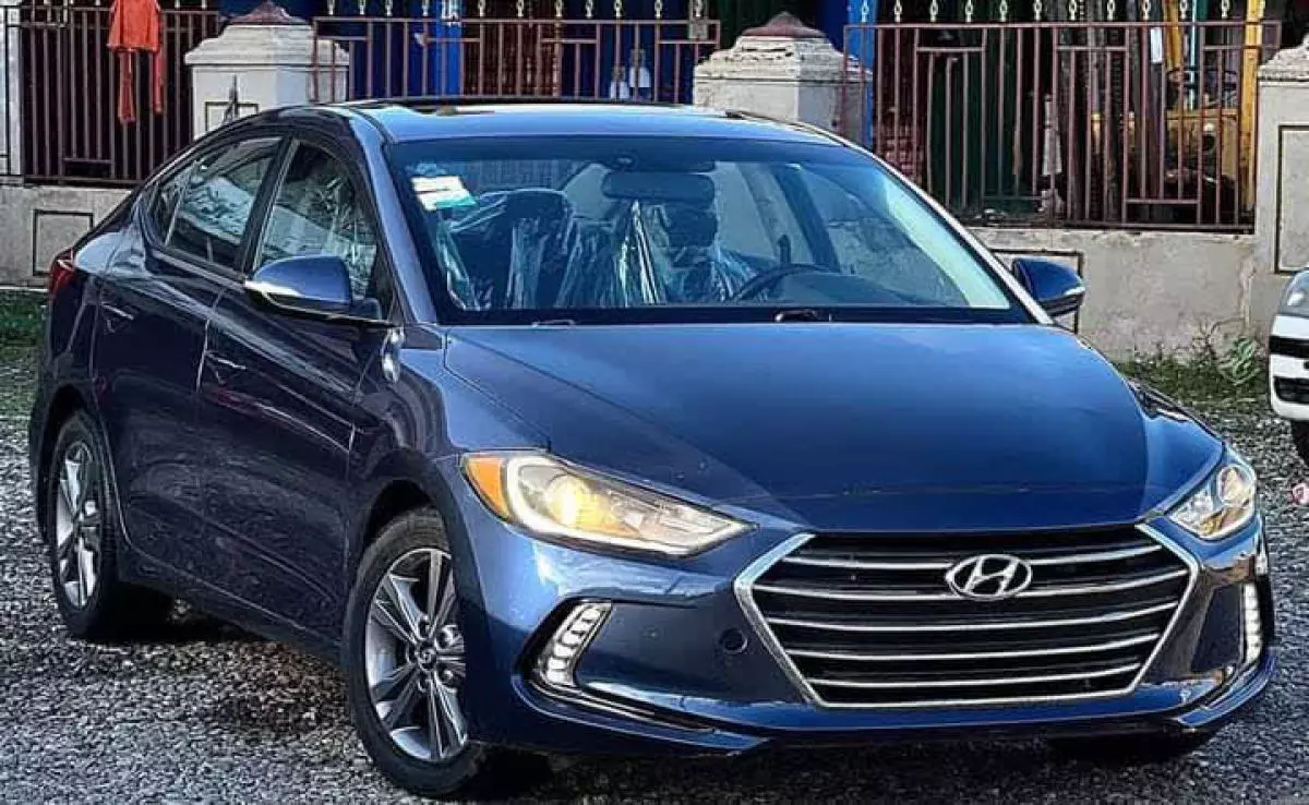 Hyundai Elantra   - 2018