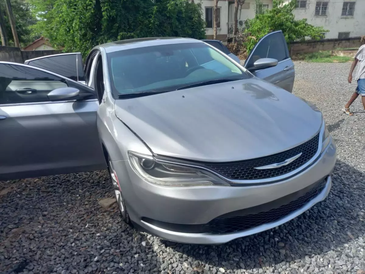 Chrysler 200   - 2016