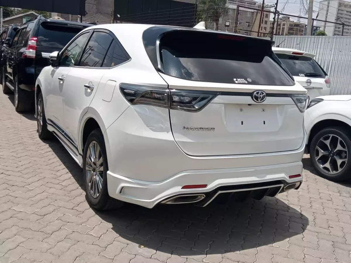 Toyota Harrier - 2016