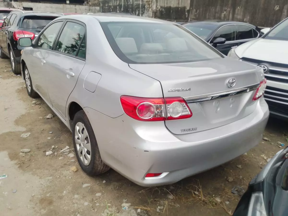 Toyota Corolla   - 2011