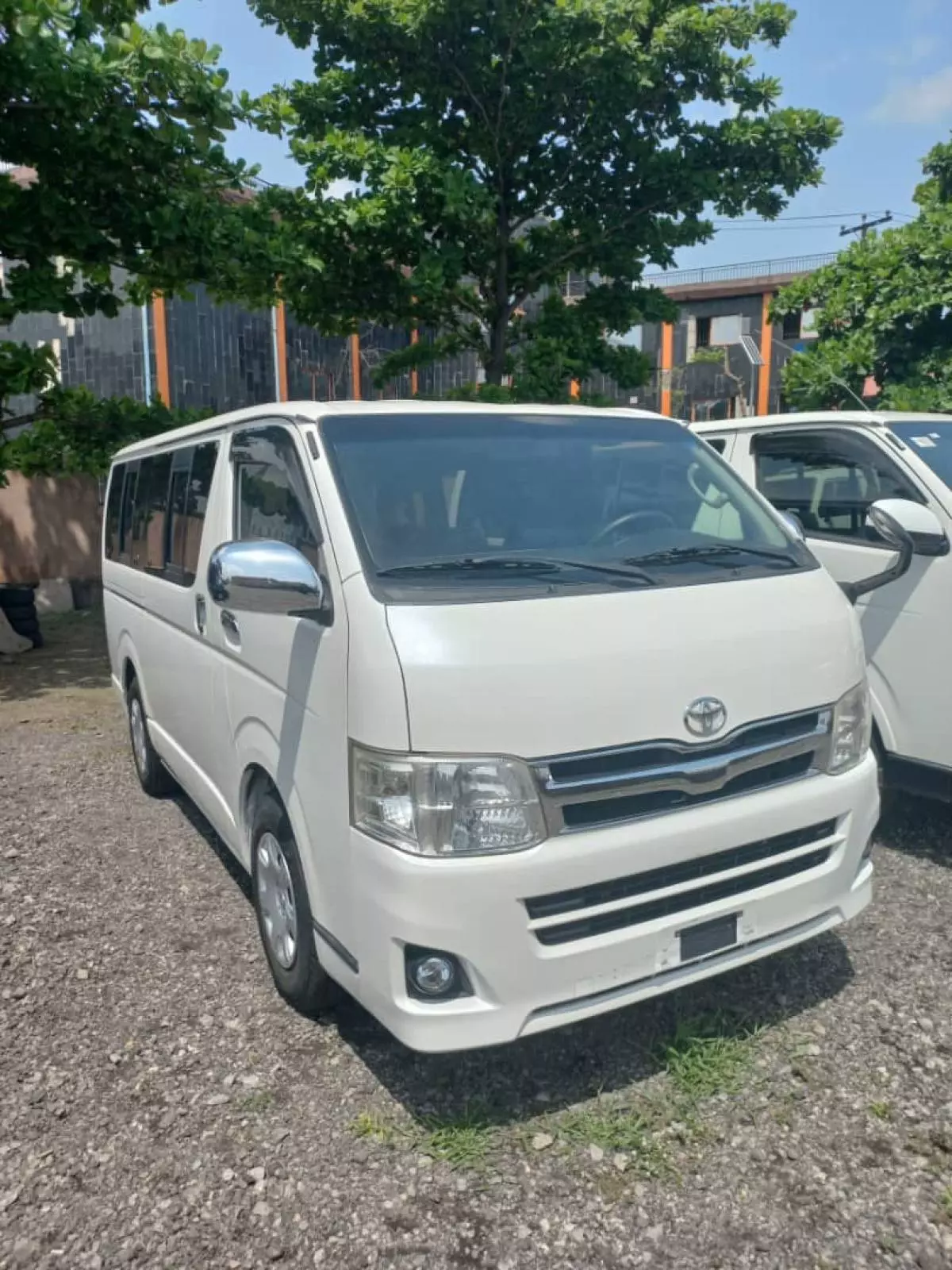 Toyota Hiace   - 2012