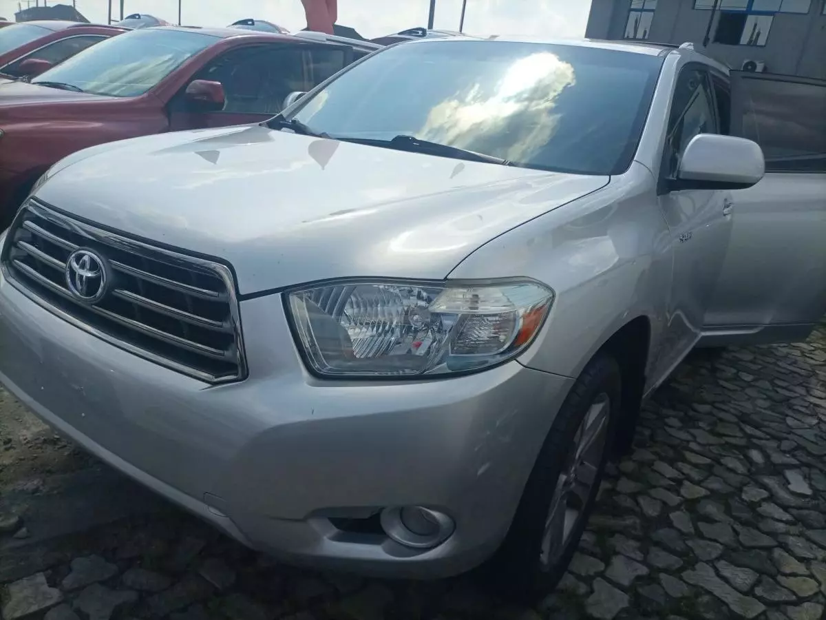 Toyota Highlander - 2011