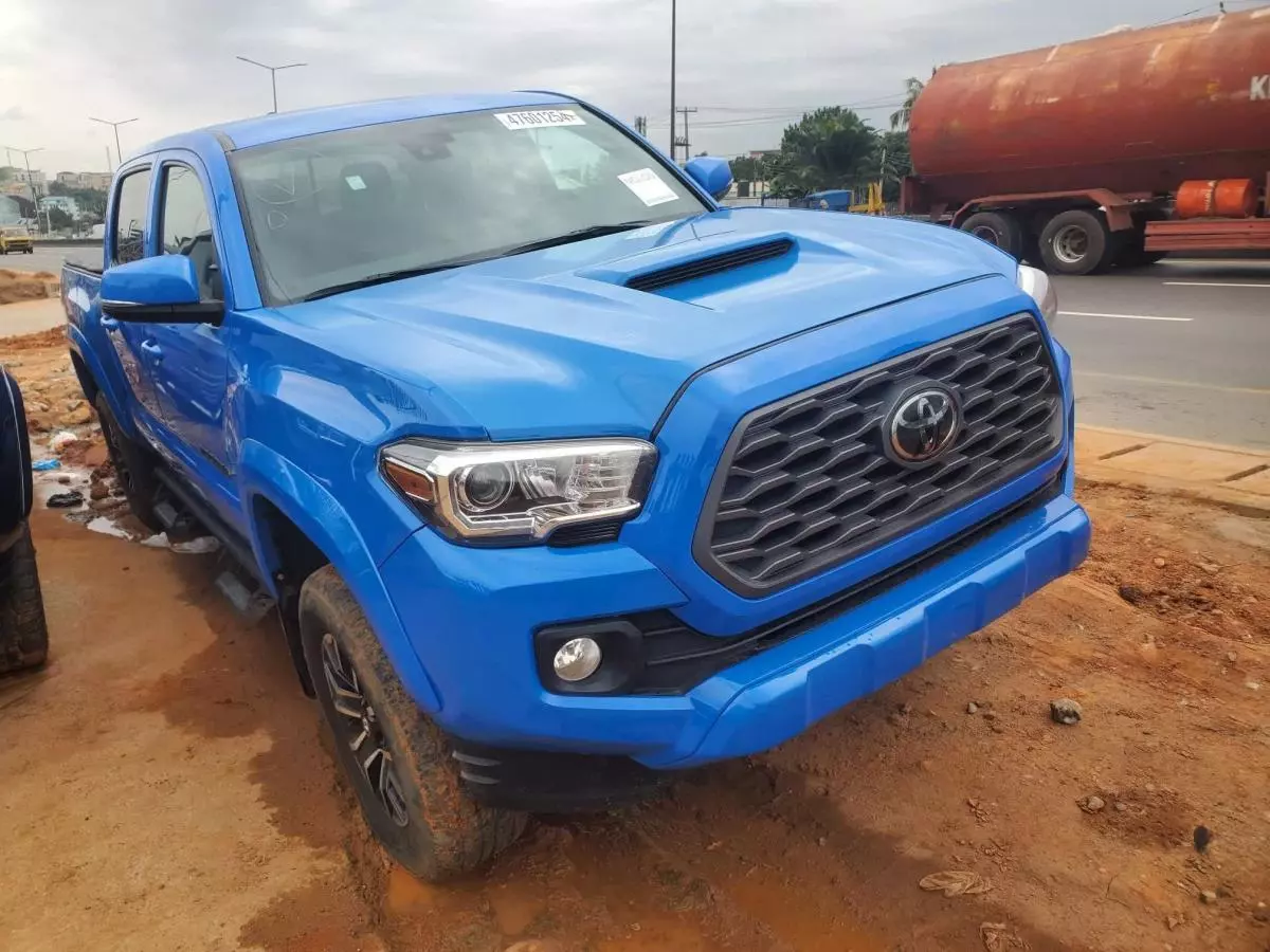 Toyota Tacoma   - 2021